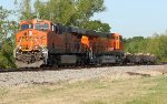 BNSF new power pulling empty wells 